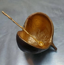 Load image into Gallery viewer, BROWN AND GOLD POD BOWL WITH ONE 4&quot; GOLD SPOON
